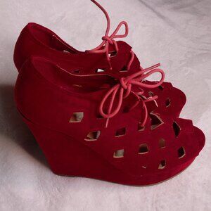 Womens Size 10 Red High Wedge Cutout Peep Toe Shoes Like new